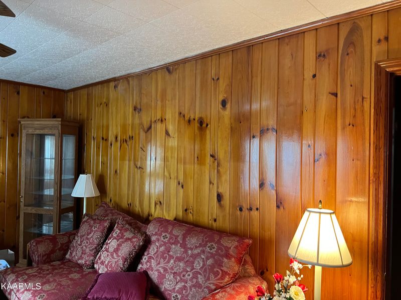 104 Tedder Ln, Harriman, TN 37748