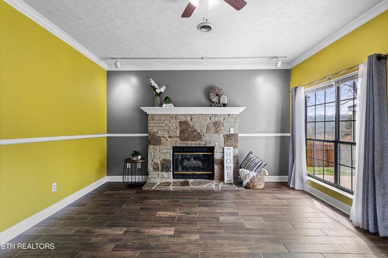 104 Tiffany Pl, Oak Ridge, TN 37830