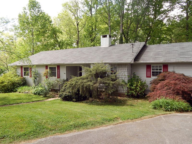 104 W Damascus Rd, Oak Ridge, TN 37830