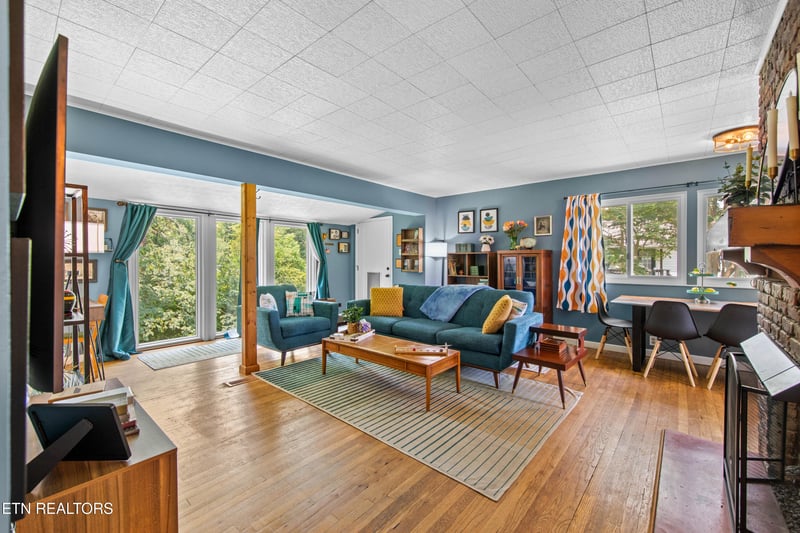 104 W Malta Rd, Oak Ridge, TN 37830