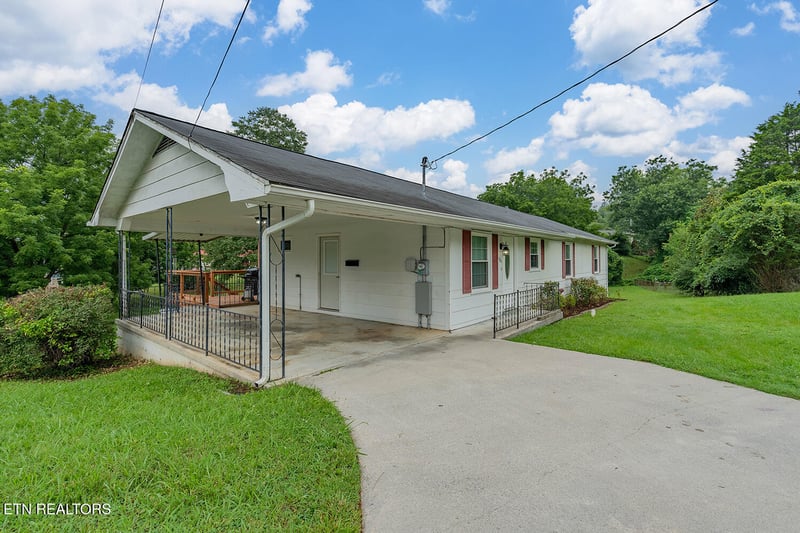 104 W Sheridan Pl, Oak Ridge, TN 37830