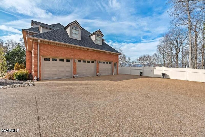 104 Westview Ln, Oak Ridge, TN 37830
