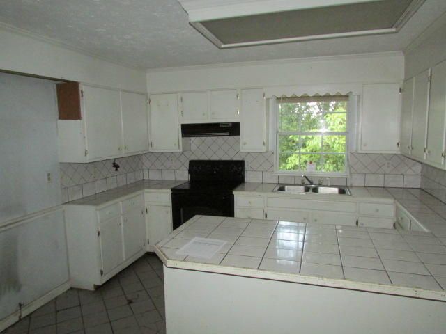 104 White Wing Rd, Lenoir City, TN 37771