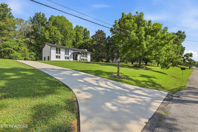 1040 Chris Dale Dr, Seymour, TN 37865