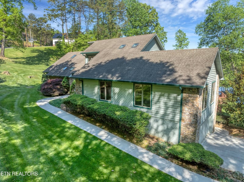 1040 Chula Vista Dr, Friendsville, TN 37737