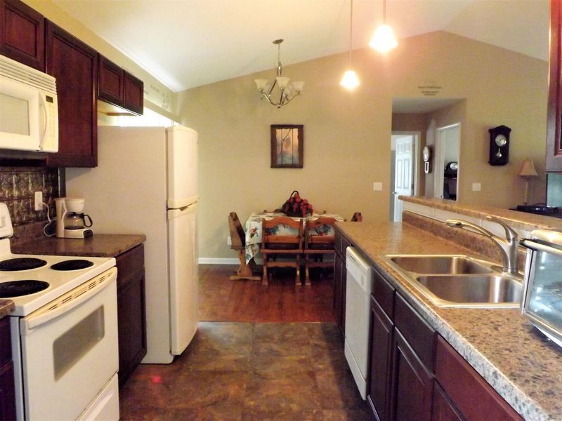 1040 Prentice St, Crossville, TN 38555