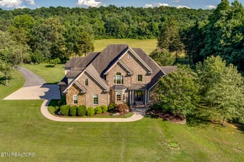 1040 Smith Valley Rd, Lenoir City, TN 37772
