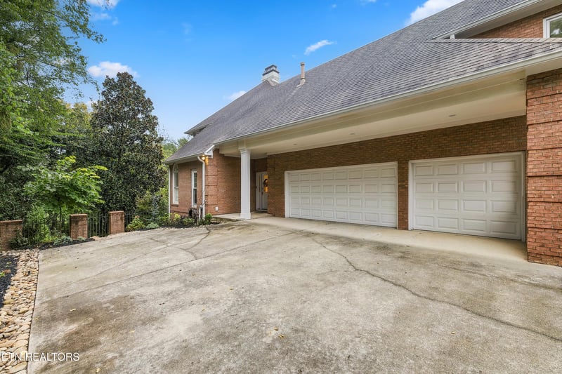 10409 E Port Dr, Knoxville, TN 37922