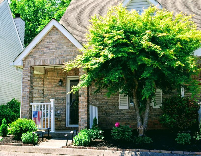 1041 Blinken St, Knoxville, TN 37932