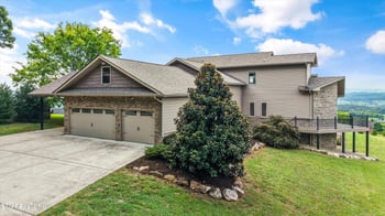1041 Hilltop Ln, Kodak, TN 37764