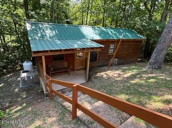 1041 Ridgefield Dr, Sevierville, TN 37876