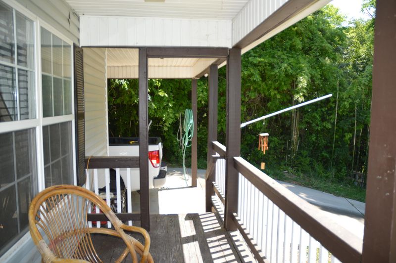 1041 Spring Dr, Knoxville, TN 37920