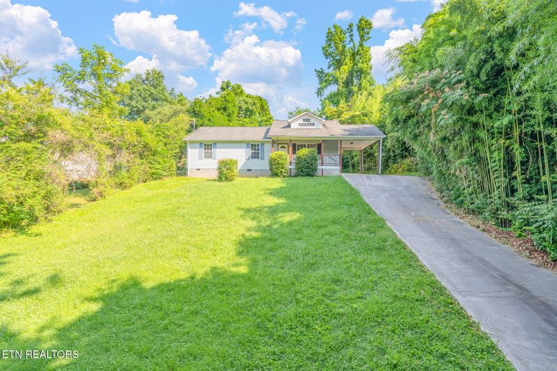 1041 SW Spring Dr, Knoxville, TN 37920