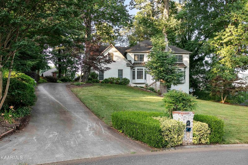 10416 Eagles View Dr, Knoxville, TN 37922
