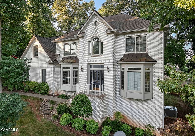 10416 Eagles View Dr, Knoxville, TN 37922