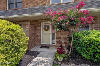 10416 Ravenbrook Ln, Knoxville, TN 37922
