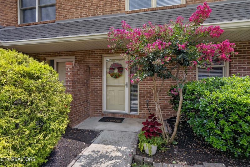 10416 Ravenbrook Ln, Knoxville, TN 37922