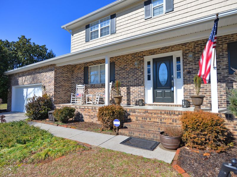 1042 Vera Dr, Alcoa, TN 37701