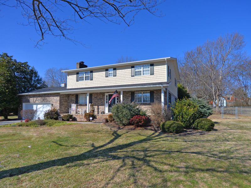 1042 Vera Dr, Alcoa, TN 37701