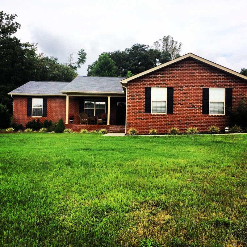 10421 Old Rutledge Pike, Mascot, TN 37806