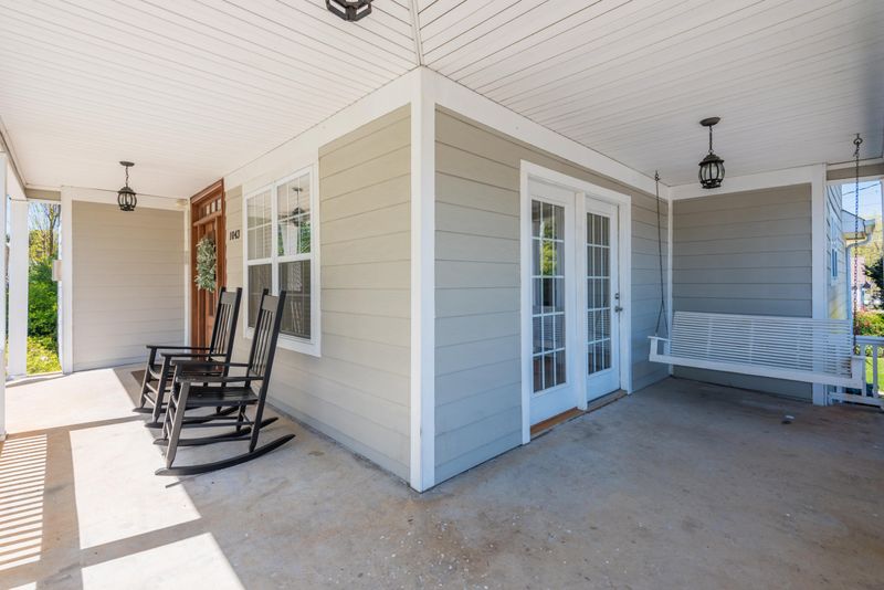 1043 Overton Pl, Knoxville, TN 37917