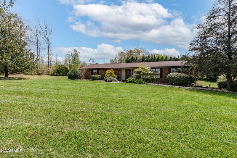 1043 Topside Rd, Louisville, TN 37777