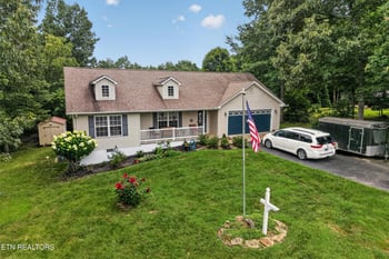 1044 Ackia Dr, Crossville, TN 38572