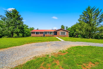 1044 Old Lee Hwy, Philadelphia, TN 37846