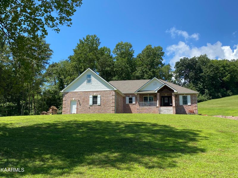 1044 S 13th St, Lafollette, TN 37766