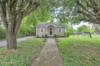 1044 W Parkway Ave, Knoxville, TN 37912
