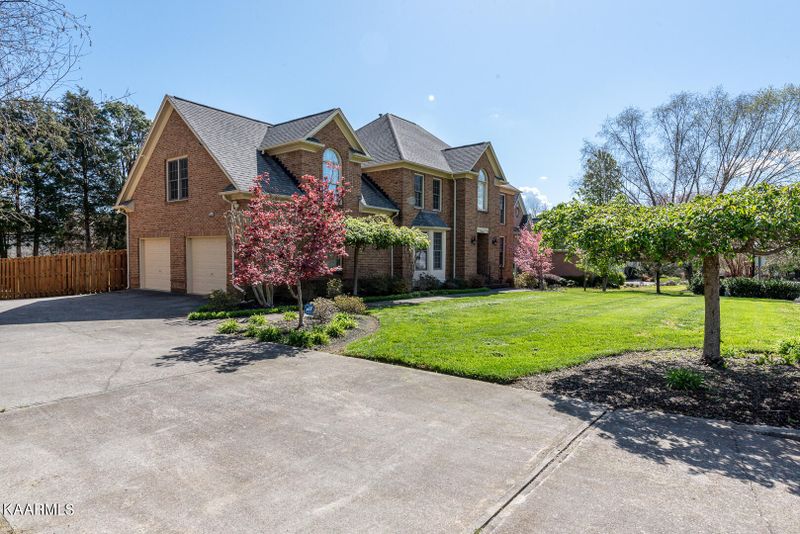 10440 Eagles View Dr, Knoxville, TN 37922