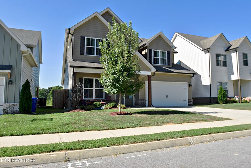 1045 Belle Pond Ave, Knoxville, TN 37932