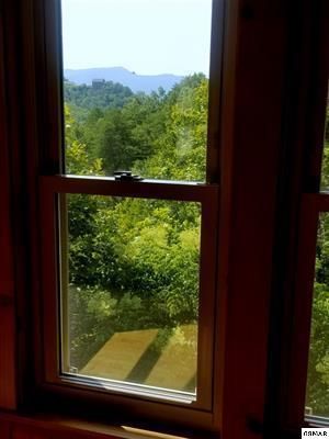 1045 Bryan View Rd, Sevierville, TN 37862