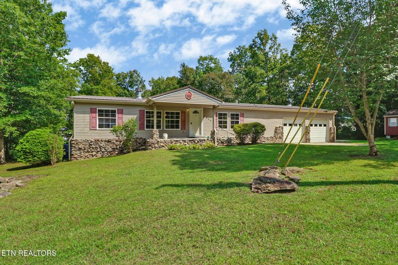 1045 Oceola Cir, Crossville, TN 38572