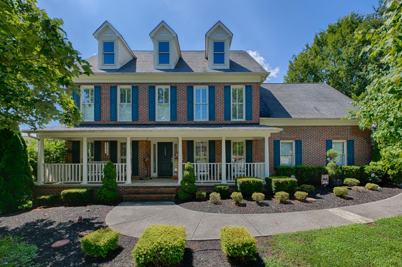 1045 Southwick Dr, Alcoa, TN 37701