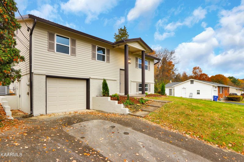 1045 Tranquilla Dr, Knoxville, TN 37919