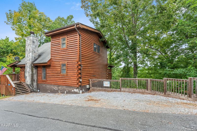 1045 Willard Way, Sevierville, TN 37876