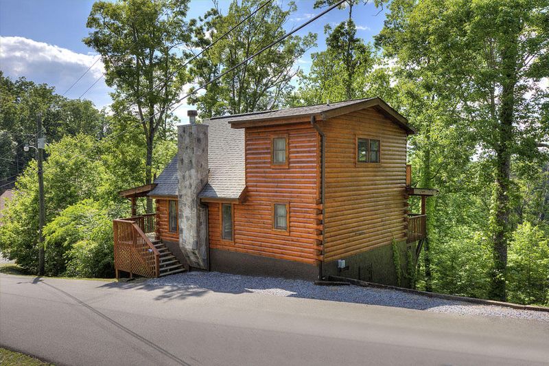 1045 Williard Way, Sevierville, TN 37876