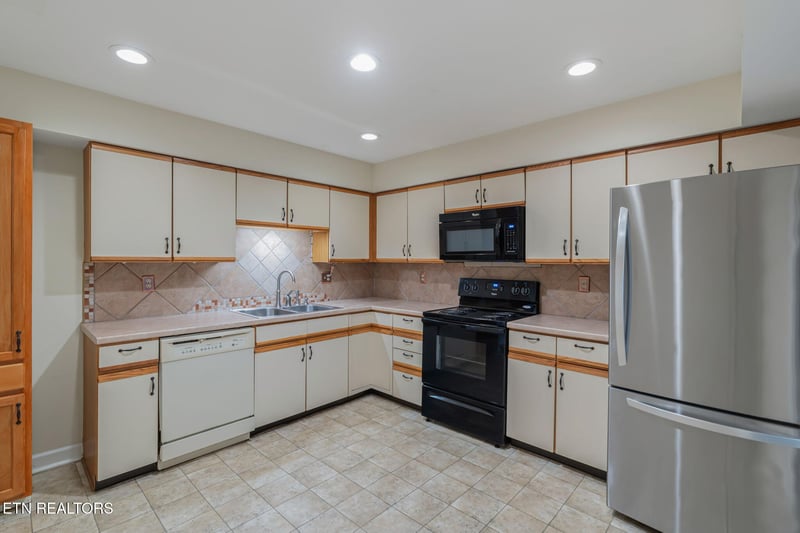 10456 Laura Lee Ln, Knoxville, TN 37922
