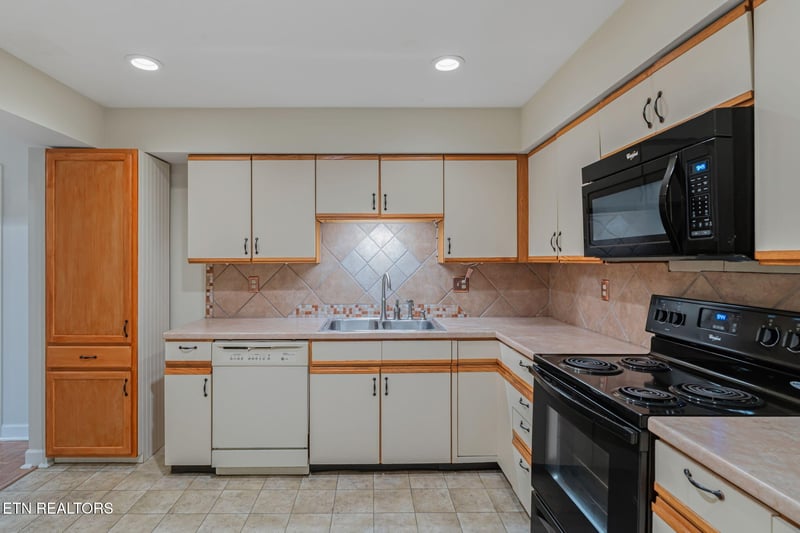 10456 Laura Lee Ln, Knoxville, TN 37922