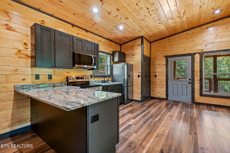 1047 Pleasure Rd, Sevierville, TN 37876
