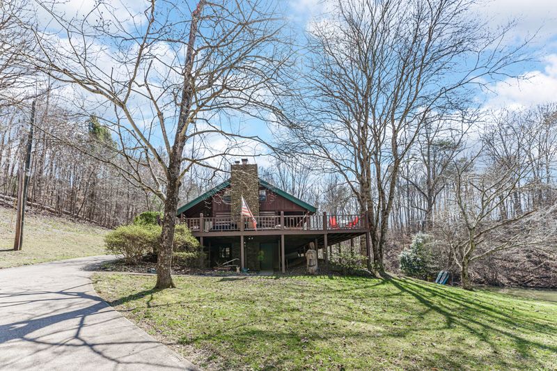 1049 Alpine Rd, Seymour, TN 37865