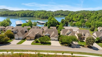 1049 Rarity Bay Pkwy, Vonore, TN 37885