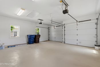 1049 Rarity Bay Pkwy, Vonore, TN 37885