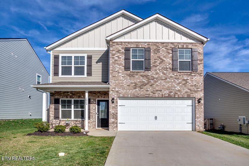 1049 Stone Creek Dr, Loudon, TN 37774