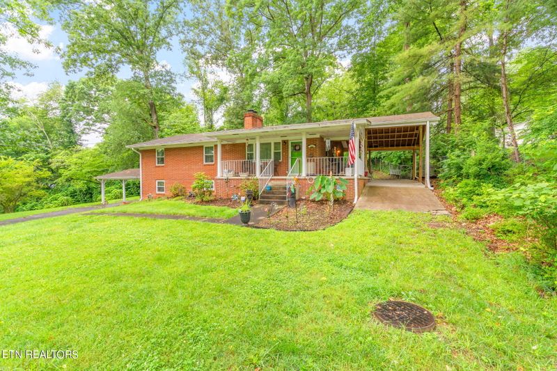 104A Pleasant Rd, Oak Ridge, TN 37830