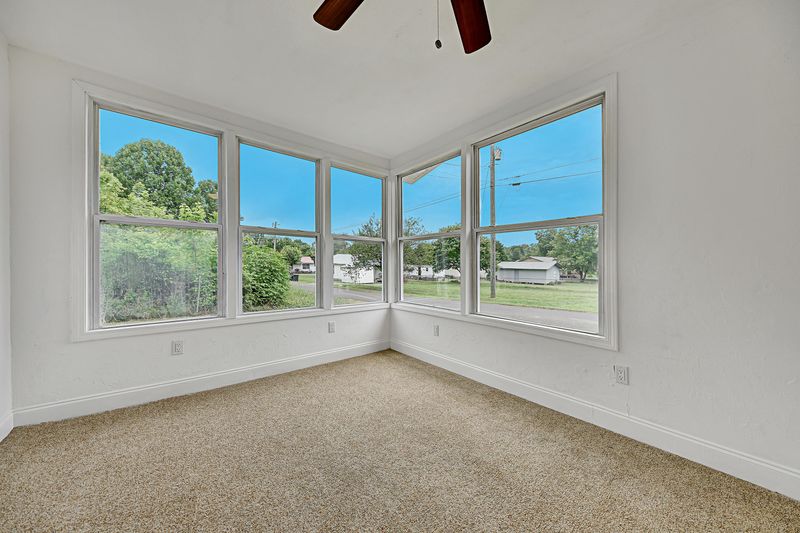 105 2nd St, Englewood, TN 37329