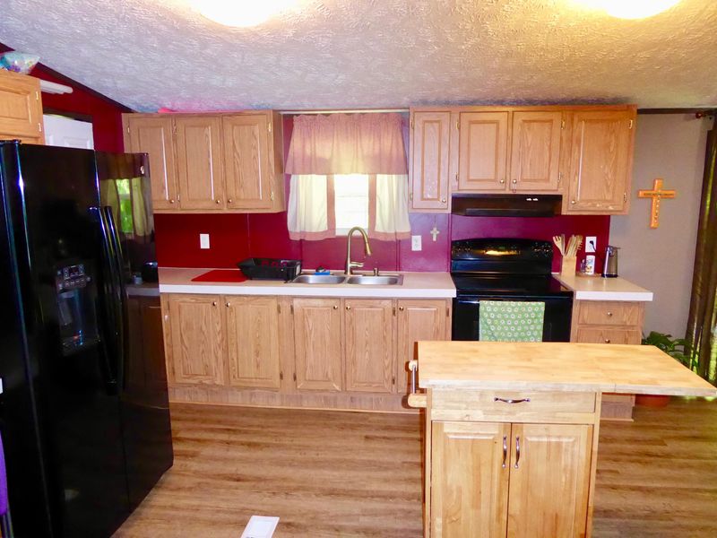 105 4th St, Corryton, TN 37721