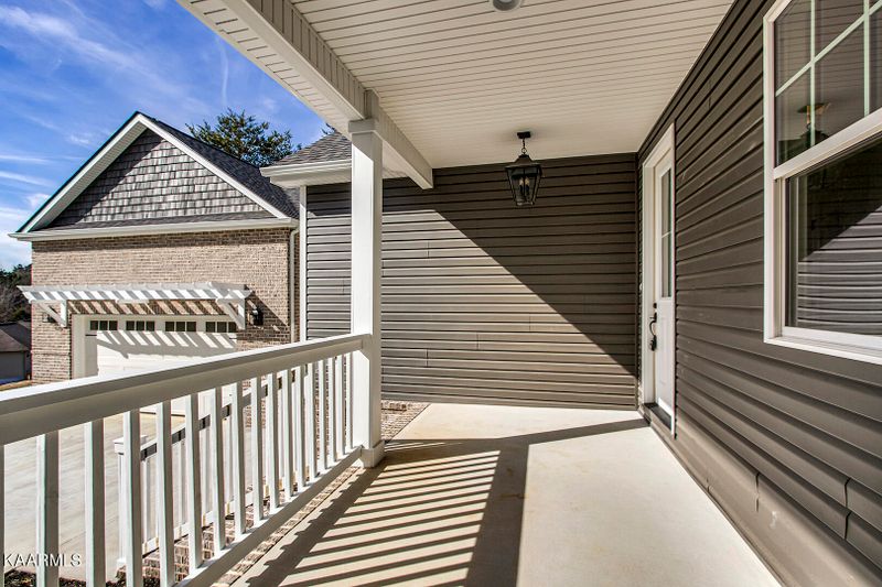 105 Amohi Way, Loudon, TN 37774