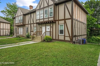 105 Arcadia Ln #APT D, Oak Ridge, TN 37830